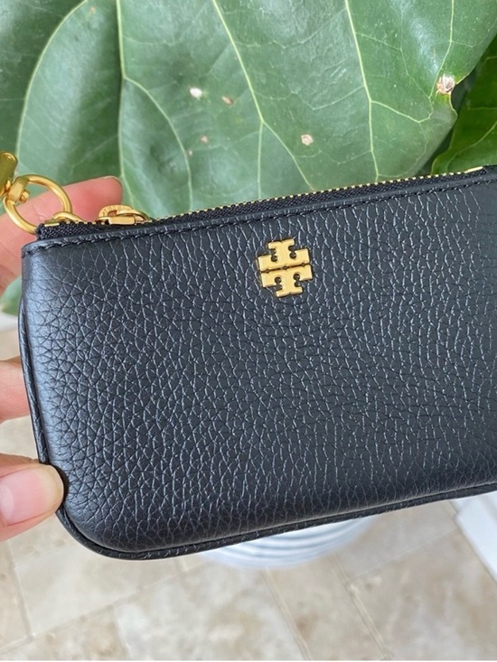 Tory Burch Handbags - Tory Burch Black Leather Zip Card Case with Gold Logo